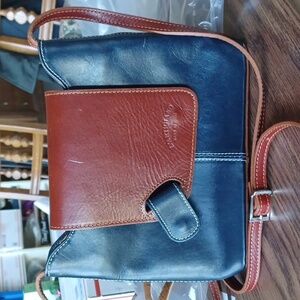 L’Artigiano crossbody purse made in Italy all leather adjustable strap, 10x8x3
